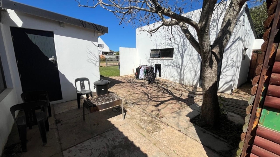 2 Bedroom Property for Sale in Paradise Beach Eastern Cape